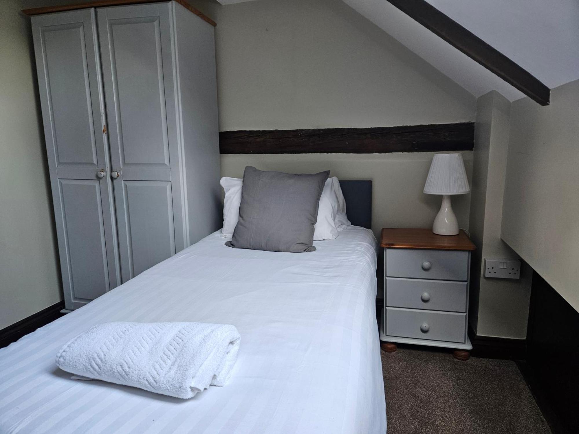 The Swan Inn Hilborough Esterno foto